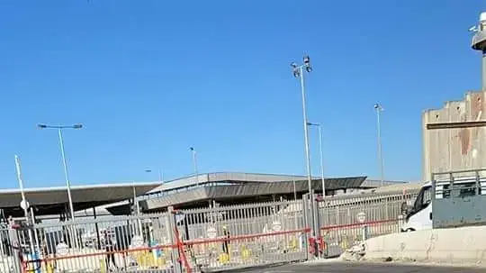 מאבטחים ירו ופצעו פלסטיני בעל לקות שמיעה בקלנדיה לאחר שלא נשמע לקריאותיהם, 17 באוגוסט 2020 מאבטחים ירו ופצעו פלסטיני בעל לקות שמיעה בקלנדיה לאחר שלא נשמע לקריאותיהם, 17 באוגוסט 2020