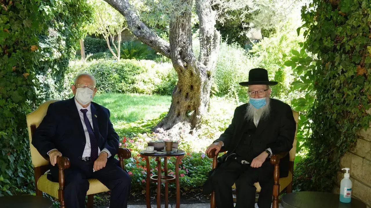 נשיא המדינה ראובן ריבלין נפגש גם שר הבינוי והשיכון יעקב ליצמן נשיא המדינה ראובן ריבלין נפגש גם שר הבינוי והשיכון יעקב ליצמן