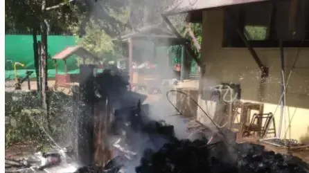 נזקי פגיעת בלון התבערה בגן הילדים בשדרות 17 באוגוסט 2020 נזקי פגיעת בלון התבערה בגן הילדים בשדרות 17 באוגוסט 2020