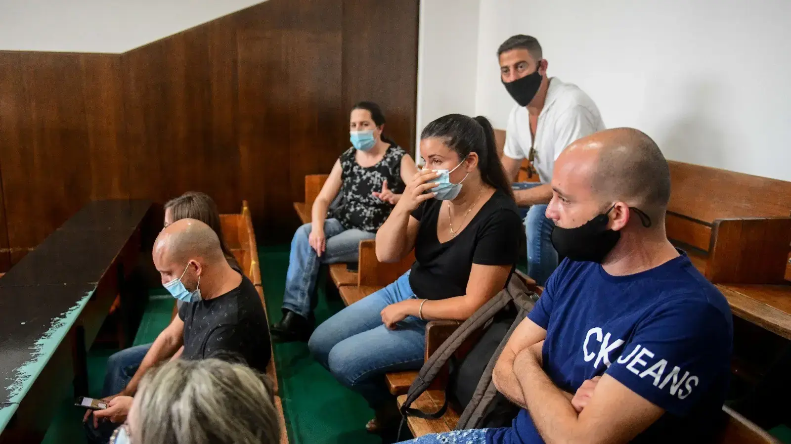 הורי הפעוטות שעבורו התעללות בגן בחולון במהלך הארכת מעצרן של הגננות בבית משפט השלום בת"א 19 באוגוסט 2020 הורי הפעוטות שעבורו התעללות בגן בחולון במהלך הארכת מעצרן של הגננות בבית משפט השלום בת"א 19 באוגוסט 2020