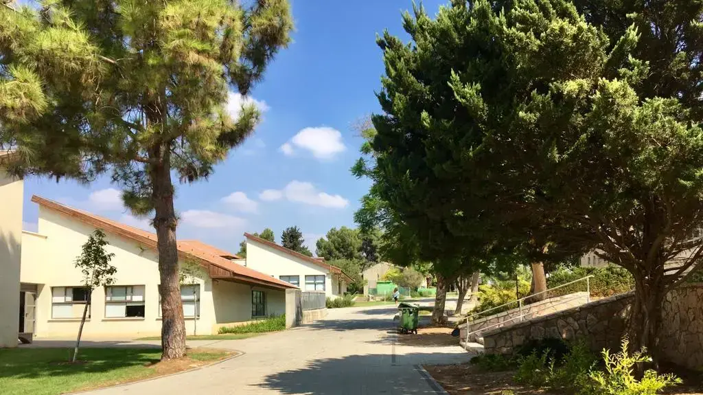 תיכון צפית בכפר מנחם תיכון צפית בכפר מנחם