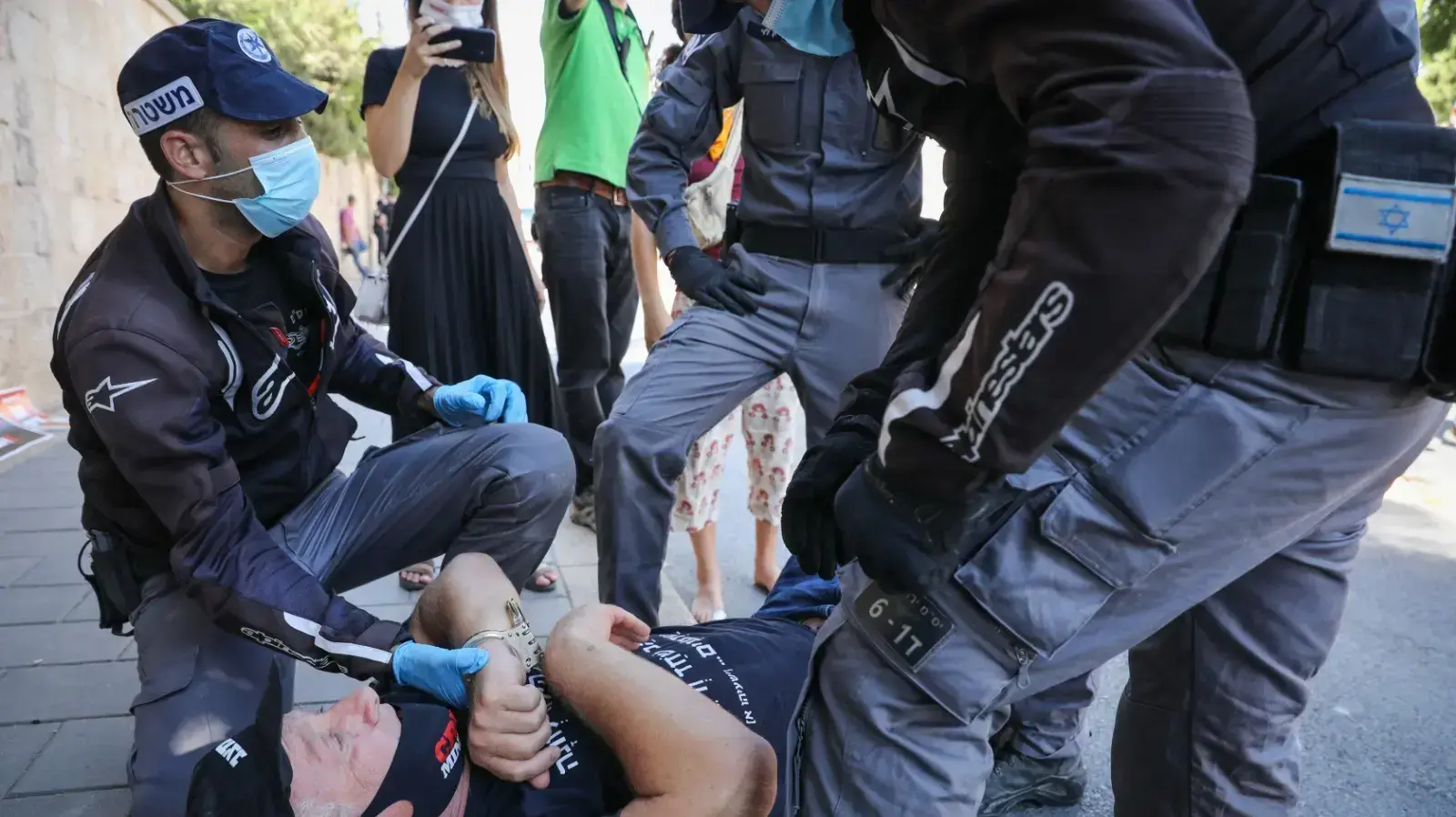 מעצרים במהלך הפגנת הדגלים השחורים מול בית רה"מ, ירושלים 20 באוגוסט 2020 מעצרים במהלך הפגנת הדגלים השחורים מול בית רה"מ, ירושלים 20 באוגוסט 2020