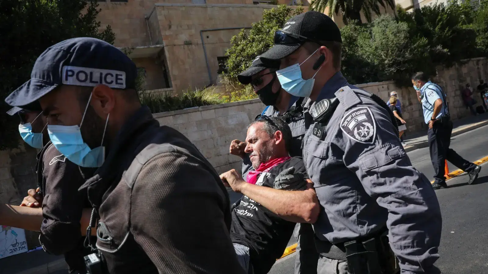 מעצרים במהלך הפגנת הדגלים השחורים מול בית רה"מ, ירושלים 20 באוגוסט 2020 מעצרים במהלך הפגנת הדגלים השחורים מול בית רה"מ, ירושלים 20 באוגוסט 2020