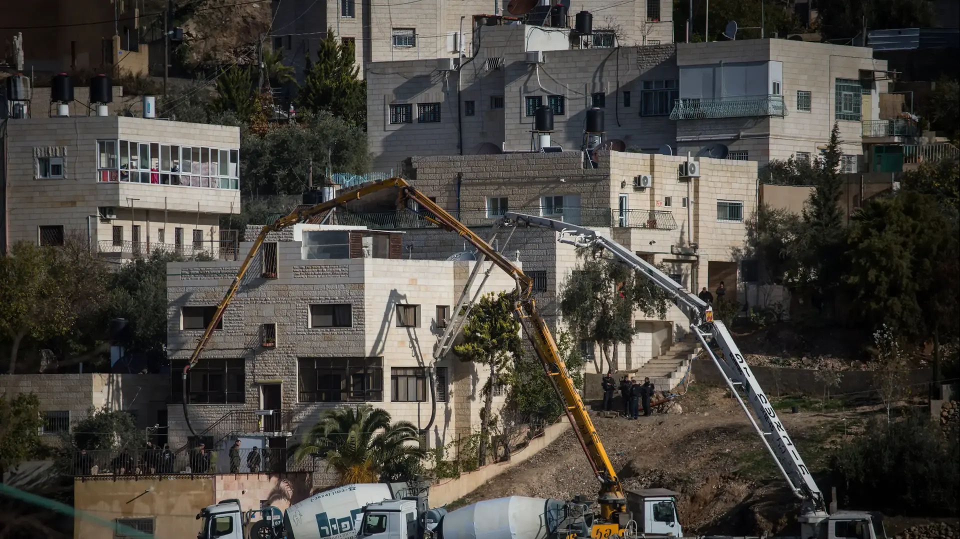 כלים של צה"ל בהריסת בית בשכונת ג'בל מוכבר במזרח ירושלים כלים של צה"ל בהריסת בית בשכונת ג'בל מוכבר במזרח ירושלים