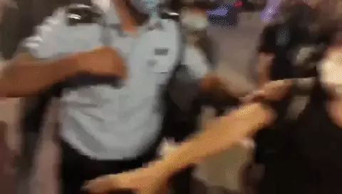 עימותים בין שוטרים למפגינים במחאה מול מעון ראש הממשלה בבלפור, ירושלים, 22 באוגוסט 2020 עימותים בין שוטרים למפגינים במחאה מול מעון ראש הממשלה בבלפור, ירושלים, 22 באוגוסט 2020