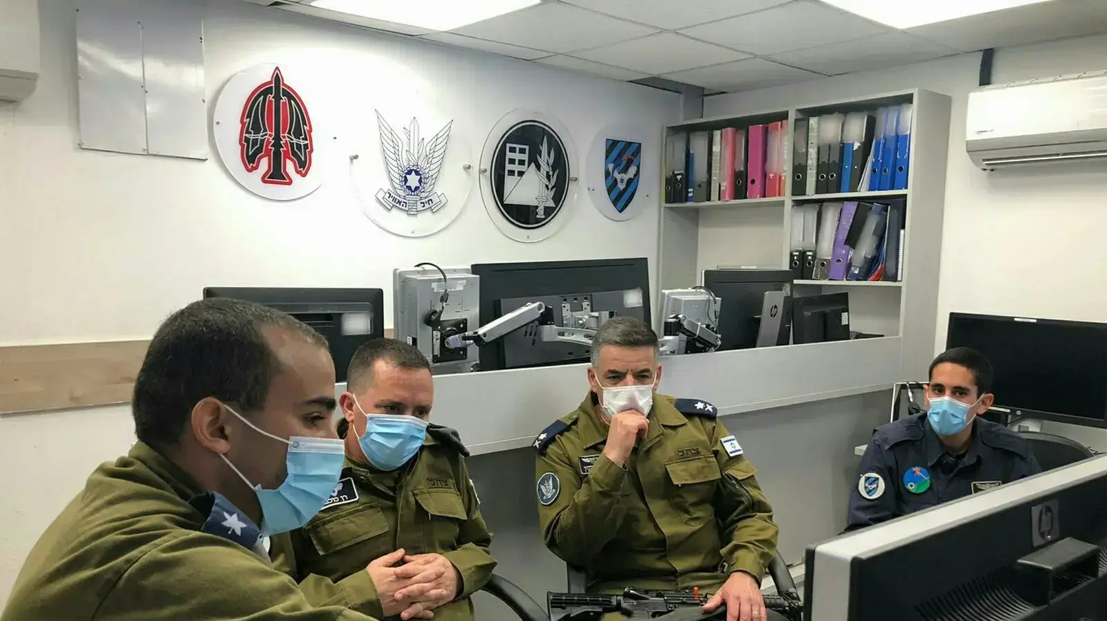 מפקד חיל-האוויר, אלוף עמיקם נורקין, במהלך ביקורו במכלול ההתרעה של חיל האוויר בעוטף עזה 23 באוגוסט 2020 מפקד חיל-האוויר, אלוף עמיקם נורקין, במהלך ביקורו במכלול ההתרעה של חיל האוויר בעוטף עזה 23 באוגוסט 2020