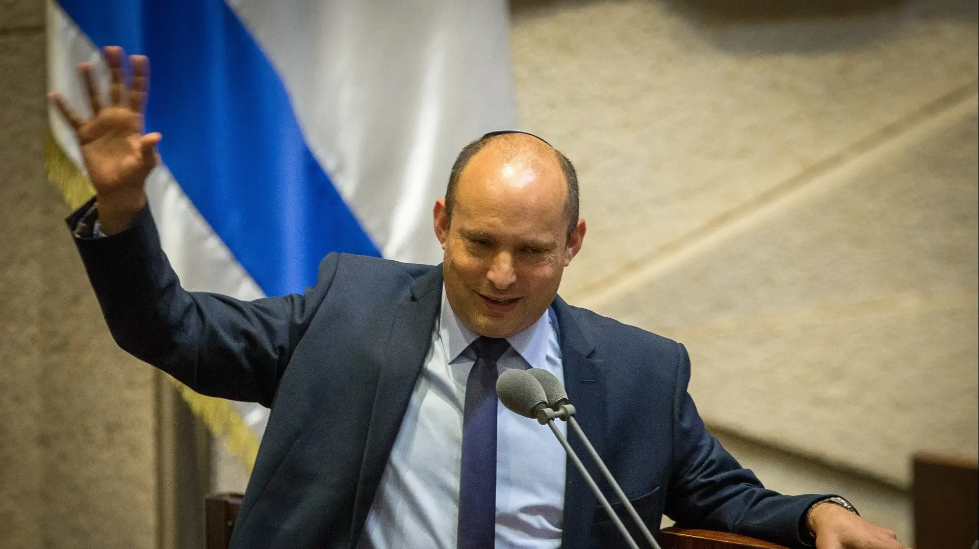 ח"כ נפתלי בנט, במהלך נאומו במליאת הכנסת 24 באוגוסט 2020 ח"כ נפתלי בנט, במהלך נאומו במליאת הכנסת 24 באוגוסט 2020