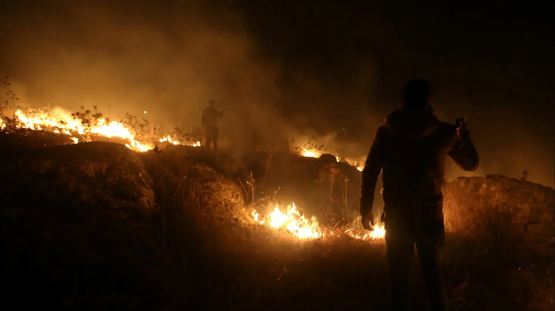 שריפה בכפר חולא בסמוך לגבול לבנון בעקבות תקיפה של צה"ל על יעדים של חיזבאללה בתגובה לירי אל עבר כוחותינו 25 באוגוסט 2020
שריפה בכפר חולא בסמוך לגבול לבנון בעקבות תקיפה של צה"ל על יעדים של חיזבאללה בתגובה לירי אל עבר כוחותינו 25 באוגוסט 2020