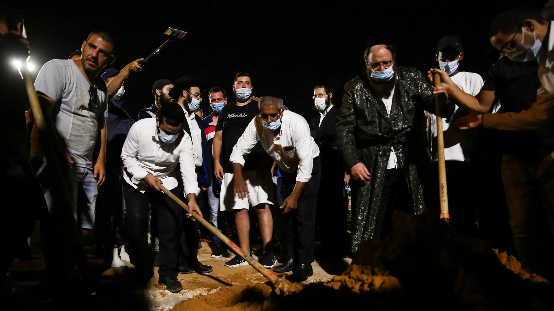 הלווית הרב שי אוחיון שנרצח בפיגוע הדקירה בפתח תקווה, 27 באוגוסט 2020 הלווית הרב שי אוחיון שנרצח בפיגוע הדקירה בפתח תקווה, 27 באוגוסט 2020