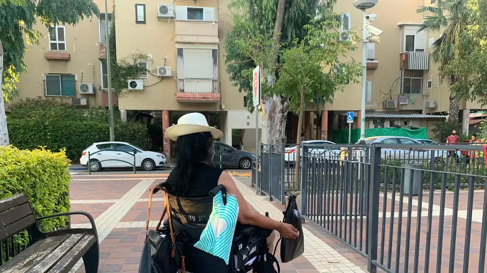 דיירת דיור ציבורי בת 60 הפכה לסיעודית – ונותרה ללא בית דיירת דיור ציבורי בת 60 הפכה לסיעודית – ונותרה ללא בית