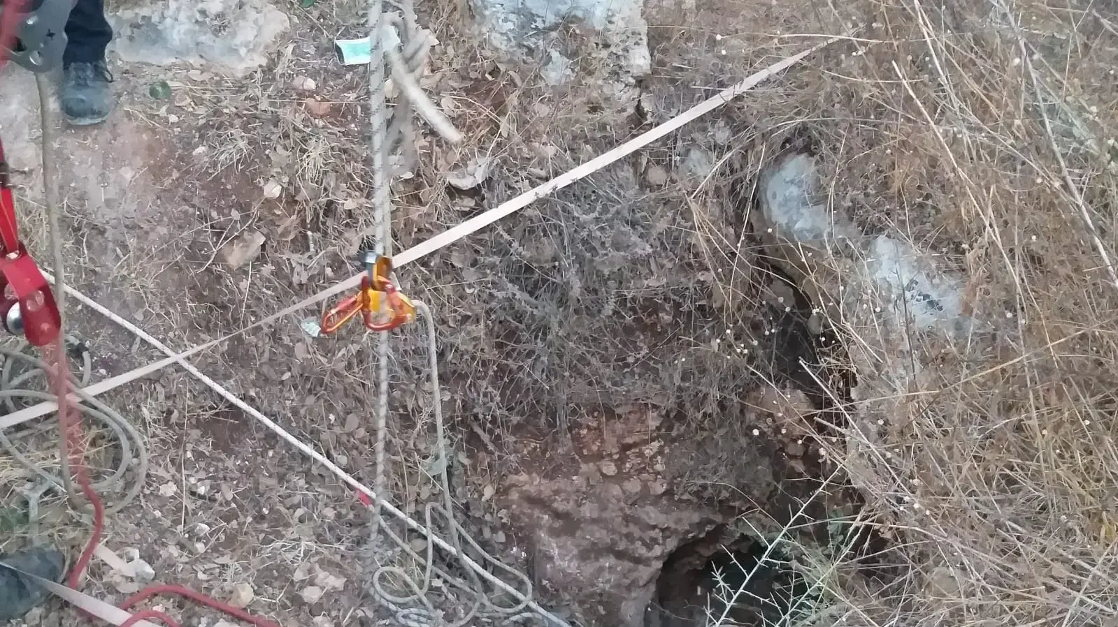 פעולות לחילוץ גבר שנלכד במנהרה בערערה שבוואדי ערה, 29 באוגוסט 2020 פעולות לחילוץ גבר שנלכד במנהרה בערערה שבוואדי ערה, 29 באוגוסט 2020