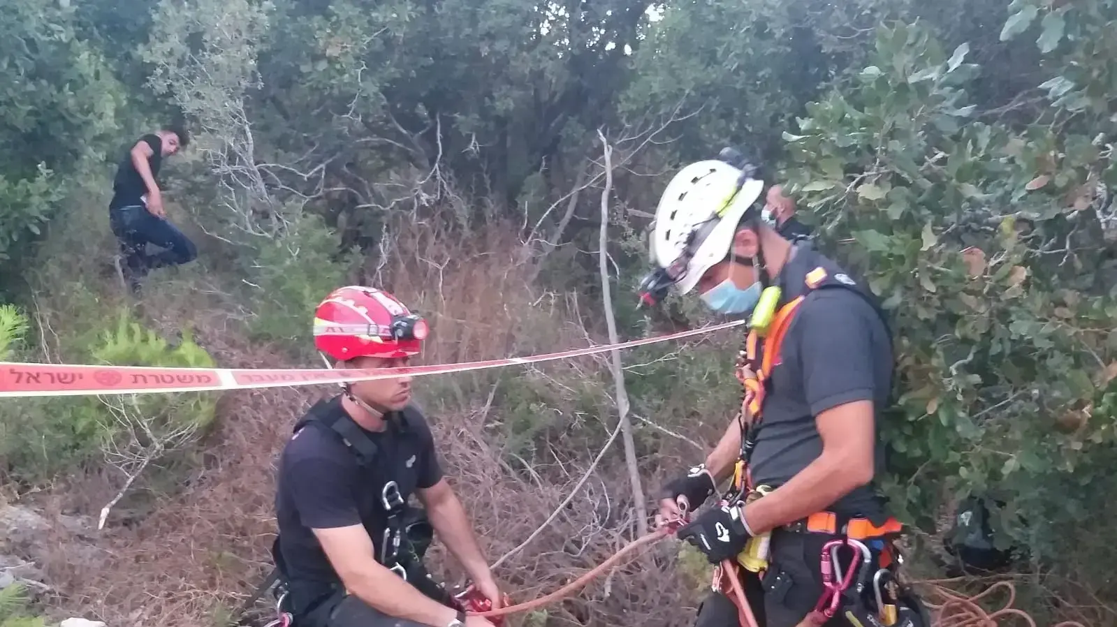 פעולות לחילוץ גבר שנלכד במנהרה בערערה שבוואדי ערה, 29 באוגוסט 2020 פעולות לחילוץ גבר שנלכד במנהרה בערערה שבוואדי ערה, 29 באוגוסט 2020