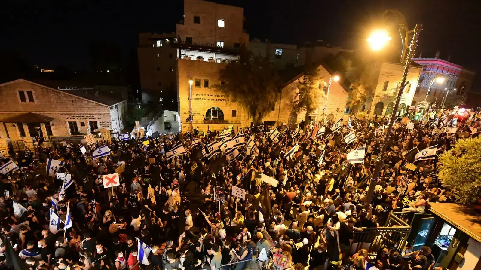 מפגינים נגד ראש הממשלה בנימין נתניהו, בלפור, ירושלים, 29 באוגוסט 2020 מפגינים נגד ראש הממשלה בנימין נתניהו, בלפור, ירושלים, 29 באוגוסט 2020