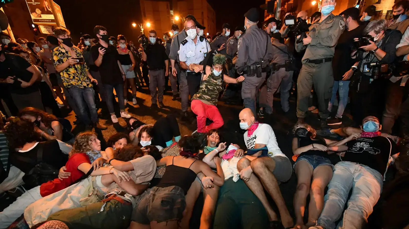 פינוי מפגינים מההפגנה בבלפור ירושלים - 30 לאוגוסט 2020 פינוי מפגינים מההפגנה בבלפור ירושלים - 30 לאוגוסט 2020