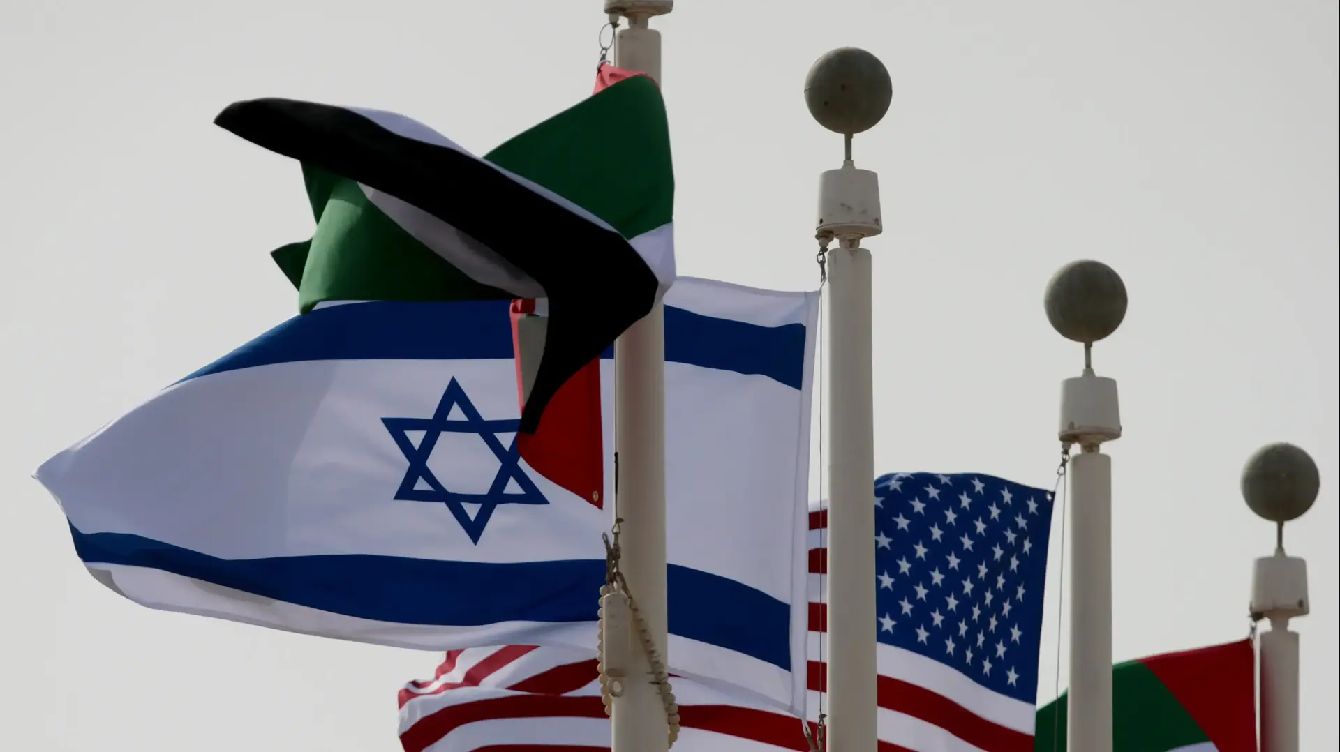 טיסת אל על, הטיסה המסחרית הראשונה מישראל לאבו דאבי נחתה, 31 באוגוסט 2020 טיסת אל על, הטיסה המסחרית הראשונה מישראל לאבו דאבי נחתה, 31 באוגוסט 2020