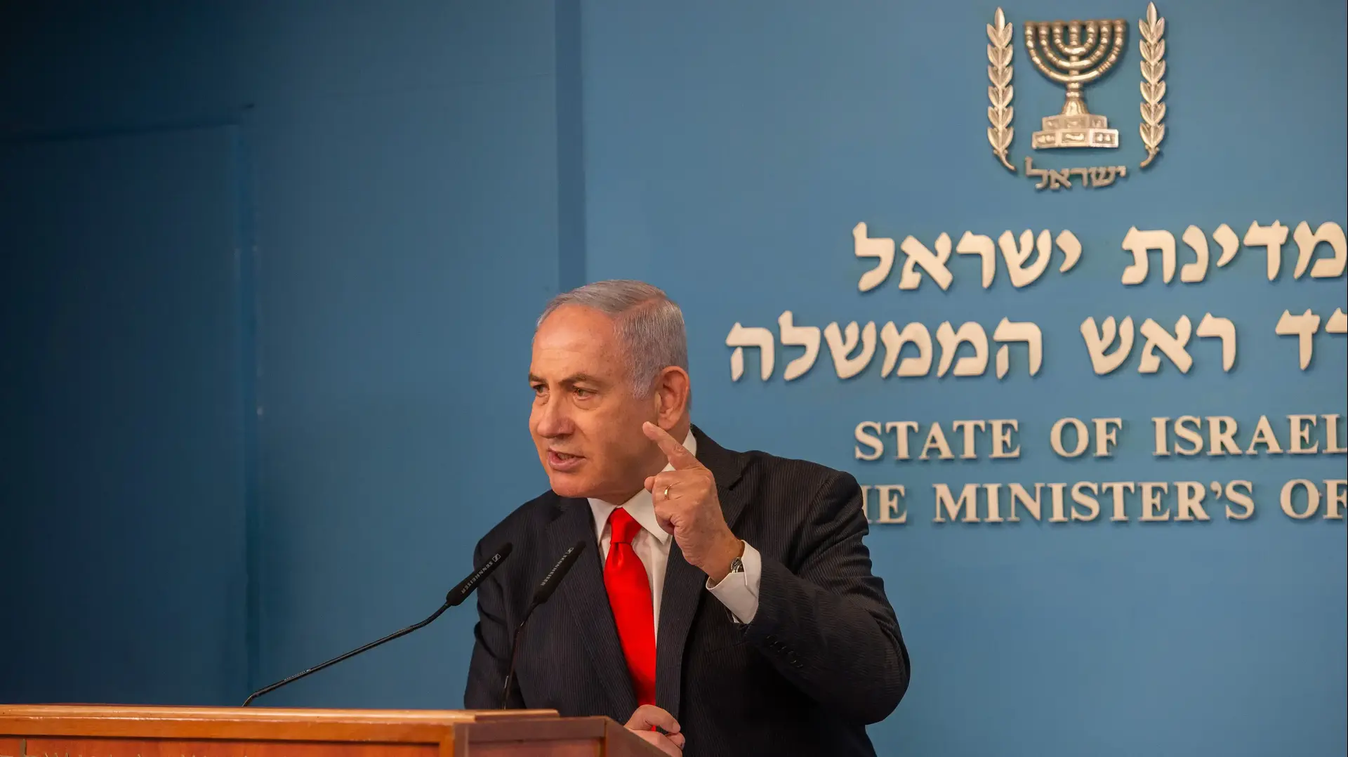 ראש הממשלה בנימין נתניהו נושא הצהרה לאחר נחיתת המשלחת הישראלית-אמריקאית באבו דאבי, 31 באוגוסט 2020 ראש הממשלה בנימין נתניהו נושא הצהרה לאחר נחיתת המשלחת הישראלית-אמריקאית באבו דאבי, 31 באוגוסט 2020