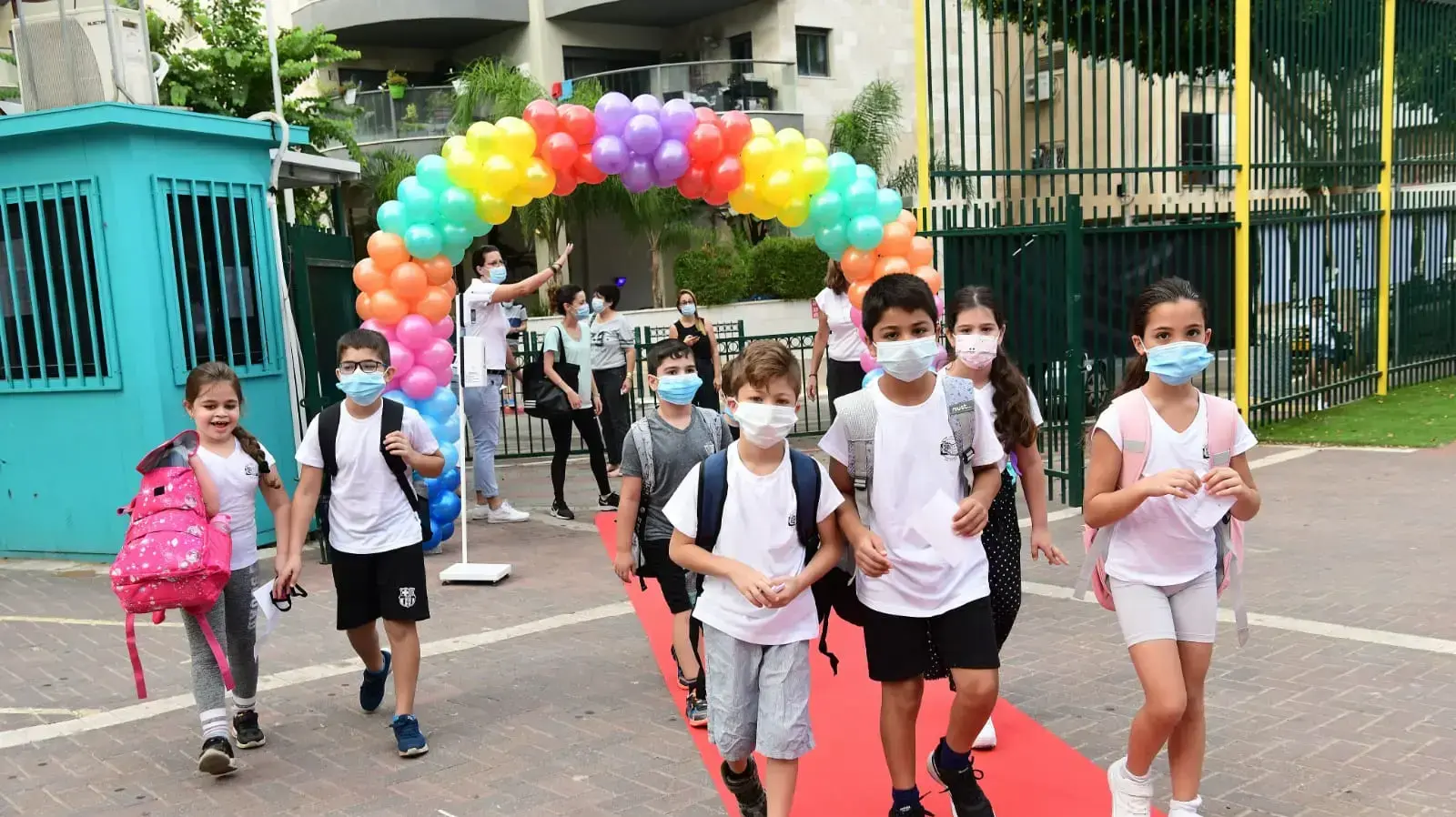 פתיחת שנת הלימודים בבית ספר שיפר בפתח תקוה 1 בספטמבר 2020 (צילום: ראובן קסטרו) פתיחת שנת הלימודים בבית ספר שיפר בפתח תקוה 1 בספטמבר 2020 (צילום: ראובן קסטרו)