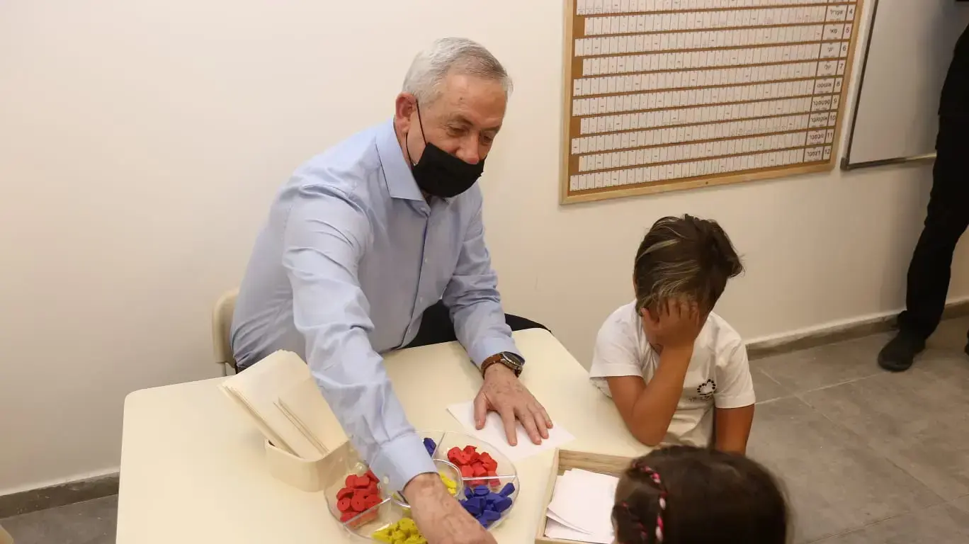 בני גנץ בבית ספר המכיל "לב" חדרה ברקע פתיחת שנת הלימודים 1 בספטמבר 2020 בני גנץ בבית ספר המכיל "לב" חדרה ברקע פתיחת שנת הלימודים 1 בספטמבר 2020