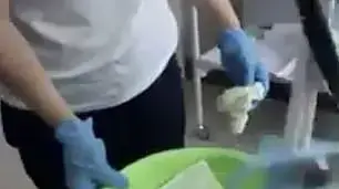 נחש נשלף מגרונה של מטופלת ברוסיה נחש נשלף מגרונה של מטופלת ברוסיה