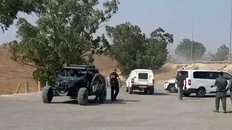 ניידות בזירת האירוע בו נמצא צעיר בן 19 באורח אנוש כתוצאה ממכת חום באוזר שמורת הטבע פורה. 04 בספטמבר 2020 ניידות בזירת האירוע בו נמצא צעיר בן 19 באורח אנוש כתוצאה ממכת חום באוזר שמורת הטבע פורה. 04 בספטמבר 2020