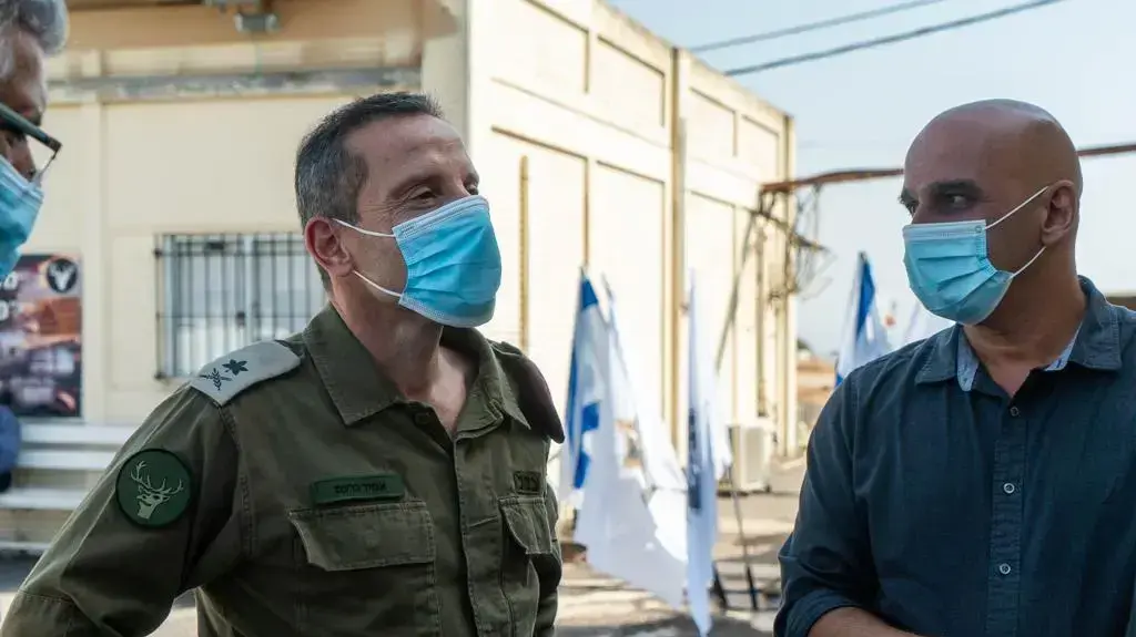 מפקד פיקוד צפון אלוף אמיר ברעם נפגש עם ראשי הרשויות ומנהלי בתי החולים בצפון. 6 בספטמבר 2020 מפקד פיקוד צפון אלוף אמיר ברעם נפגש עם ראשי הרשויות ומנהלי בתי החולים בצפון. 6 בספטמבר 2020