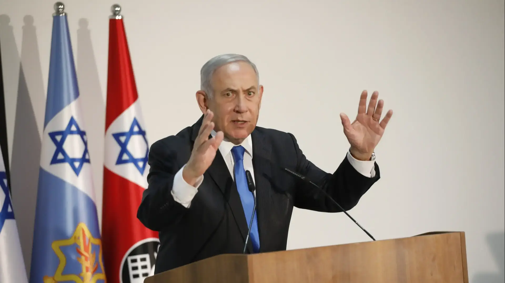 ראש הממשלה בנימין נתניהו קיים ביקור עבודה במפקדה המשימתית לקטיעת שרשרת ההדבקה בבסיס פיקוד העורף. 7 בספטמבר 2020 ראש הממשלה בנימין נתניהו קיים ביקור עבודה במפקדה המשימתית לקטיעת שרשרת ההדבקה בבסיס פיקוד העורף. 7 בספטמבר 2020