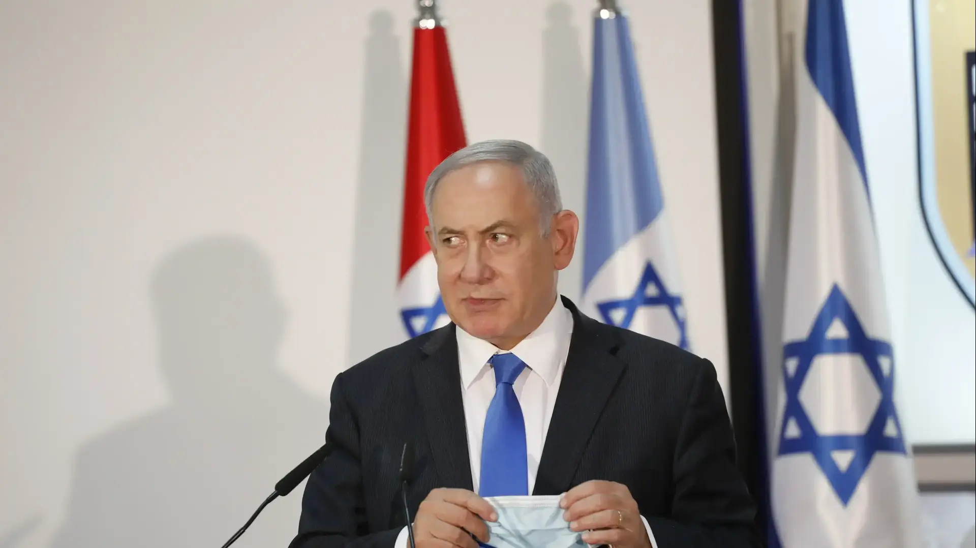 ראש הממשלה בנימין נתניהו קיים ביקור עבודה במפקדה המשימתית לקטיעת שרשרת ההדבקה בבסיס פיקוד העורף. 7 בספטמבר 2020 ראש הממשלה בנימין נתניהו קיים ביקור עבודה במפקדה המשימתית לקטיעת שרשרת ההדבקה בבסיס פיקוד העורף. 7 בספטמבר 2020