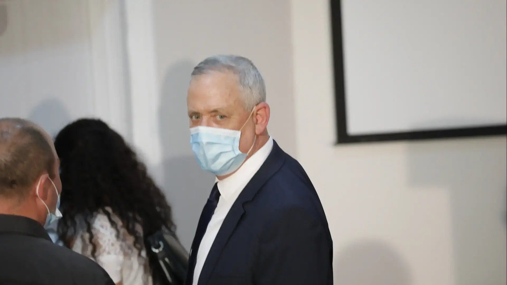 שר הביטחון בני גנץ קיים ביקור עבודה במפקדה המשימתית לקטיעת שרשרת ההדבקה בבסיס פיקוד העורף. 7 בספטמבר 2020 שר הביטחון בני גנץ קיים ביקור עבודה במפקדה המשימתית לקטיעת שרשרת ההדבקה בבסיס פיקוד העורף. 7 בספטמבר 2020