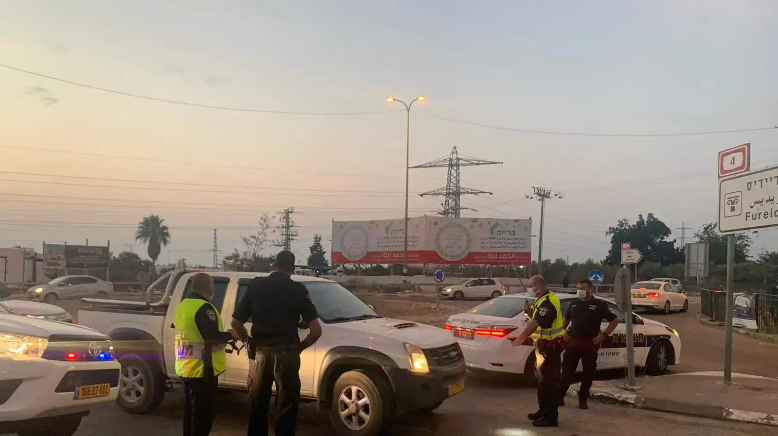 מחסומים בכניסה לפרדיס ברקע העוצר הלילי בעקובות העלייה בתחלואה מנגיף הקורונה 8 בספטמבר 2020 מחסומים בכניסה לפרדיס ברקע העוצר הלילי בעקובות העלייה בתחלואה מנגיף הקורונה 8 בספטמבר 2020