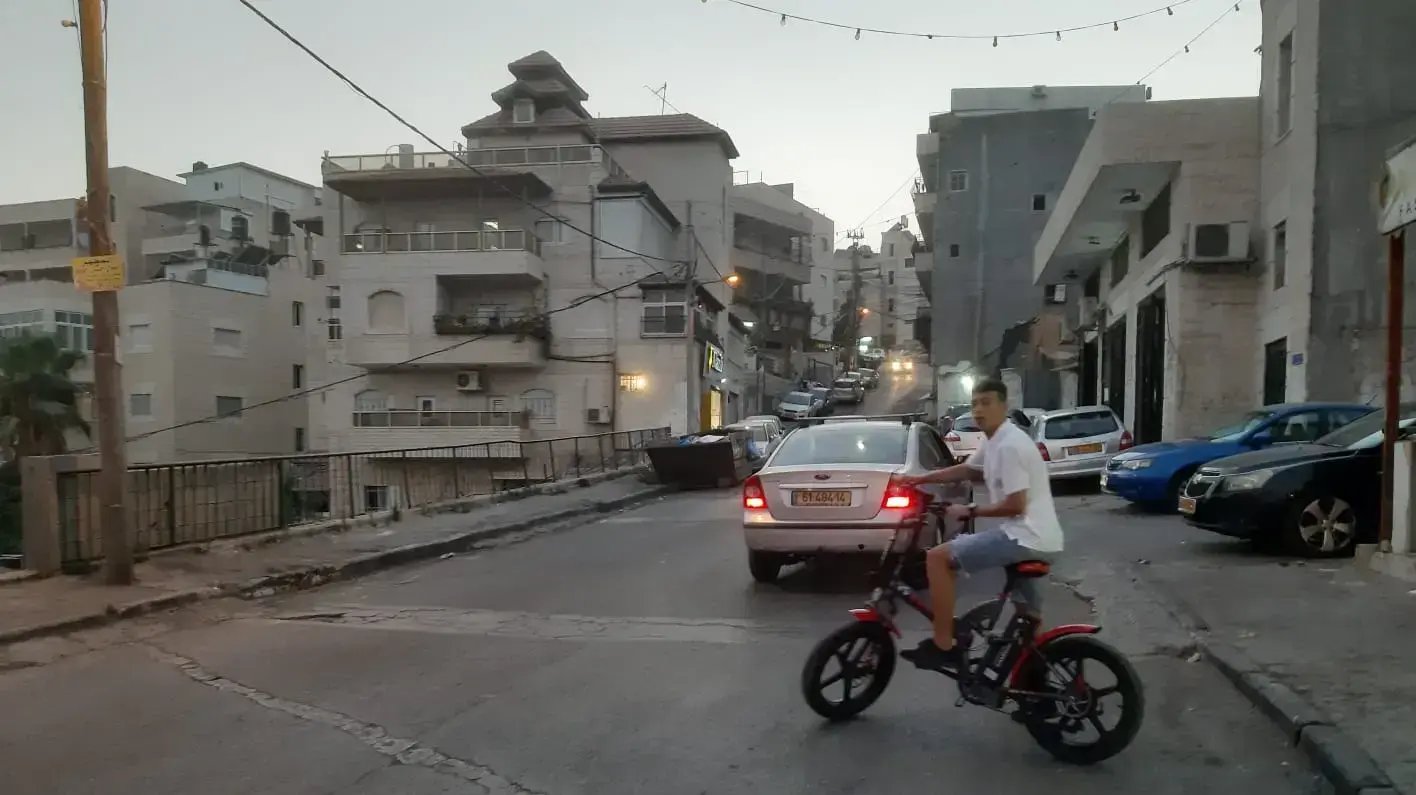 עיסאוויה עם כניסתו של העוצר הלילי בעקובות העלייה בתחלואה מנגיף הקורונה 8 בספטמבר 2020 עיסאוויה עם כניסתו של העוצר הלילי בעקובות העלייה בתחלואה מנגיף הקורונה 8 בספטמבר 2020