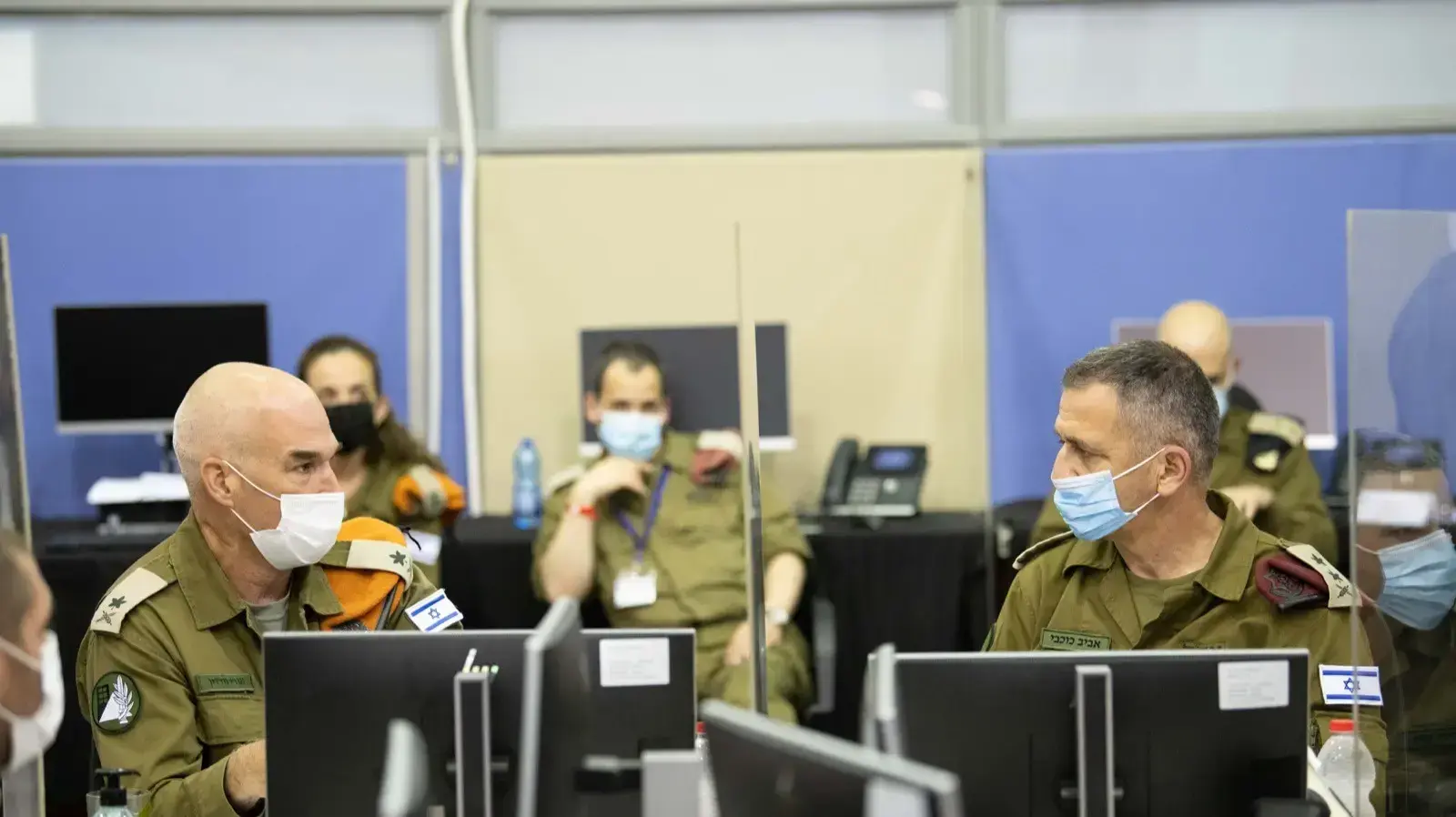 ביקור הרמטכ"ל אביב כוכבי, במפקדה המשימתית "אלון" בפיקוד העורף. בסיורו ליוו את הרמטכ"ל מפקד פיקוד העורף, אלוף אורי גורדין, מפקד המפקדה, תת-אלוף ניסן דוידי ומפקדי המרכזים במפקדה, 9 בספטמבר 2020 ביקור הרמטכ"ל אביב כוכבי, במפקדה המשימתית "אלון" בפיקוד העורף. בסיורו ליוו את הרמטכ"ל מפקד פיקוד העורף, אלוף אורי גורדין, מפקד המפקדה, תת-אלוף ניסן דוידי ומפקדי המרכזים במפקדה, 9 בספטמבר 2020