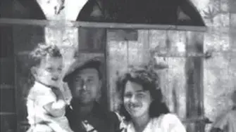 בנימין גייגר, עם אשתו רחל והבן אהרון, 1949
בנימין גייגר, עם אשתו רחל והבן אהרון, 1949