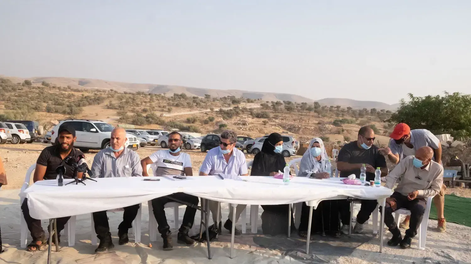 משפחתו של יעקוב אבו אלקיעאן, שנהרג מירי שוטרים באום אל חיראן 9 בספטמבר 2020 משפחתו של יעקוב אבו אלקיעאן, שנהרג מירי שוטרים באום אל חיראן 9 בספטמבר 2020