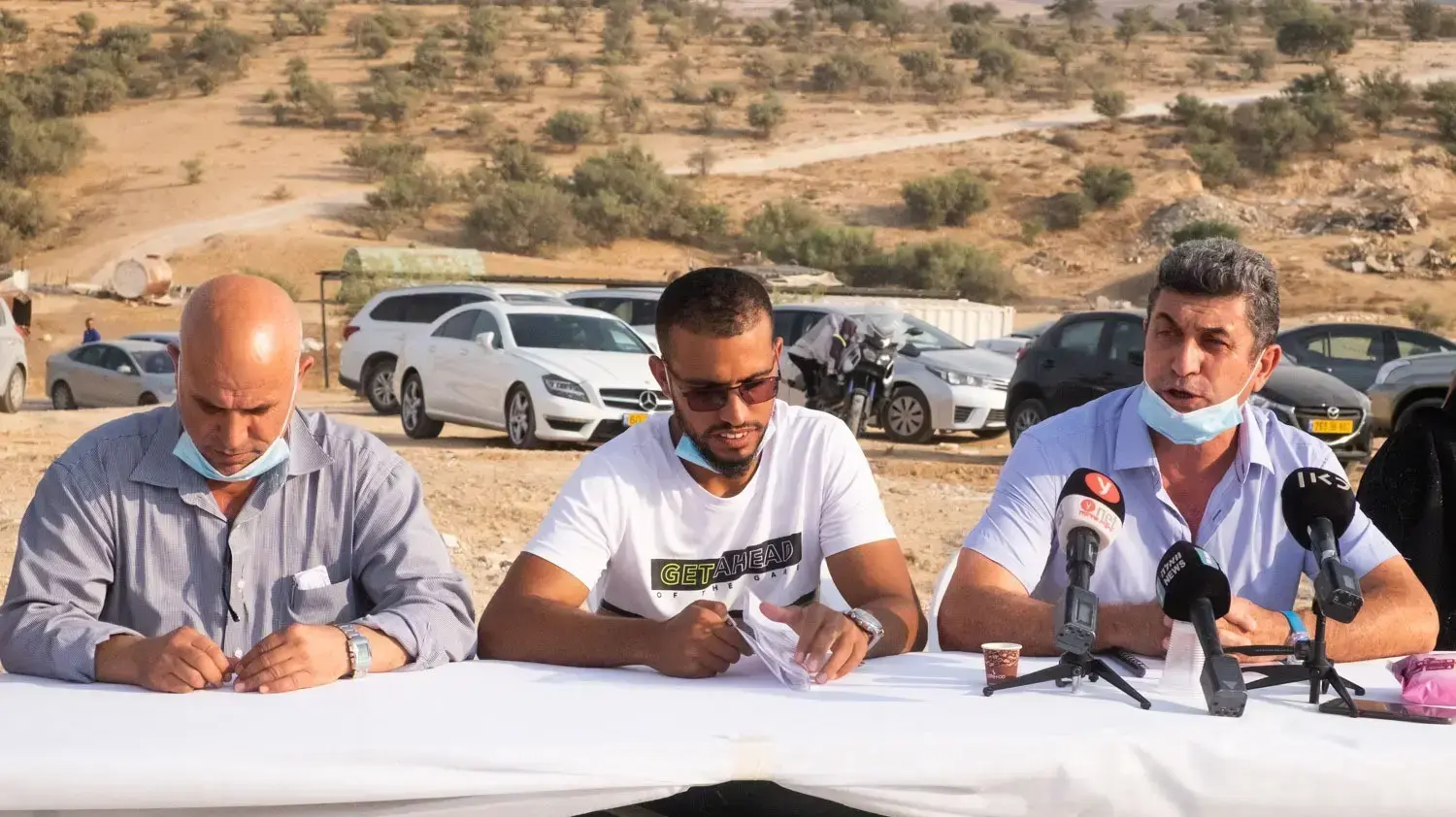 משפחתו של יעקוב אבו אלקיעאן, שנהרג מירי שוטרים באום אל חיראן 9 בספטמבר 2020 משפחתו של יעקוב אבו אלקיעאן, שנהרג מירי שוטרים באום אל חיראן 9 בספטמבר 2020