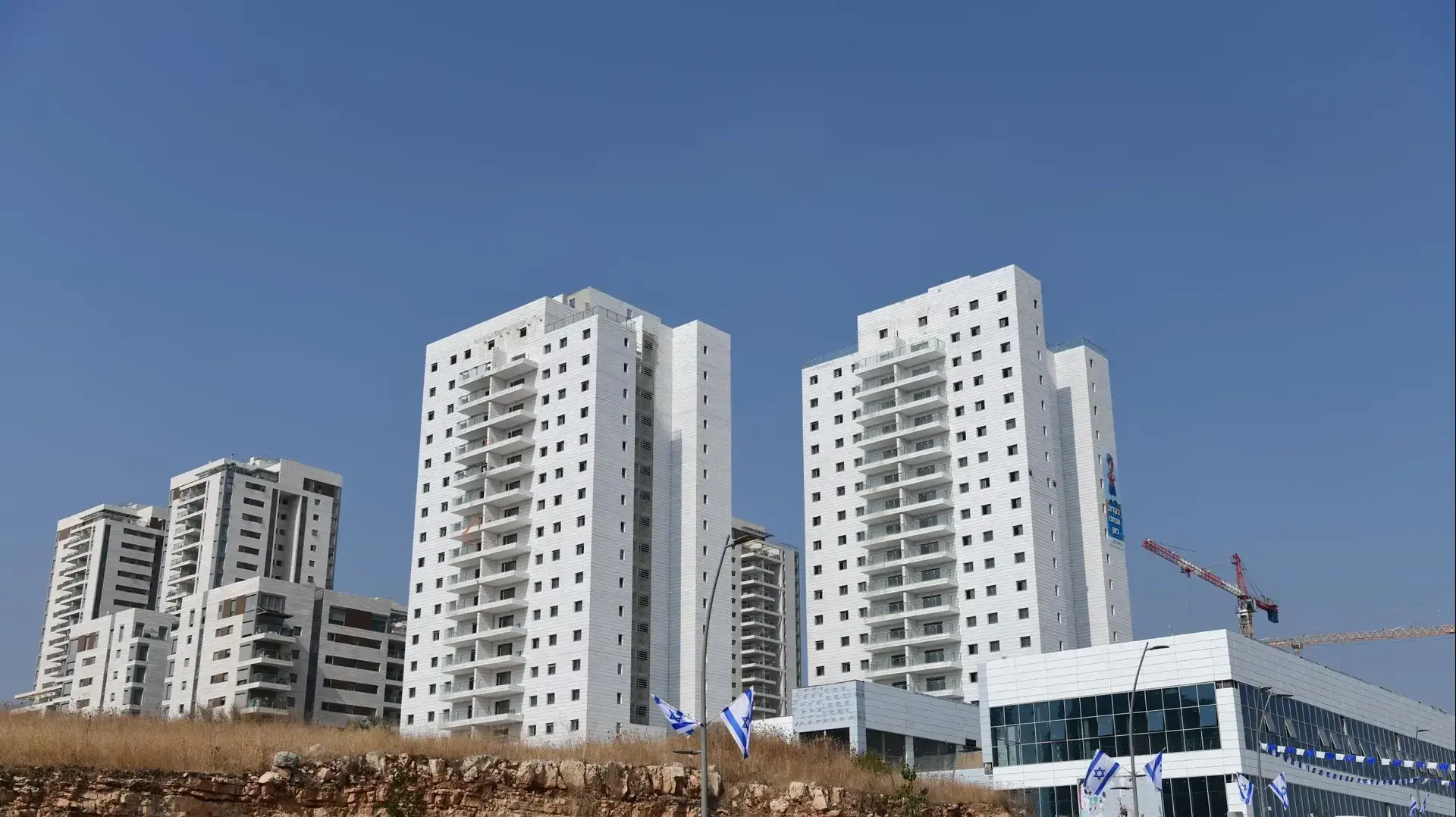 בניינים חדשים ברחוב יוסי בנאי ראש העין בניינים חדשים ברחוב יוסי בנאי ראש העין
