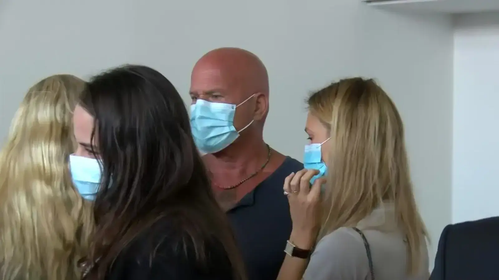 ציפי רפאלי ובר רפאלי בהשמעת גזר הדין בעניינן, השלום ת"א, 13 בספטמבר 2020