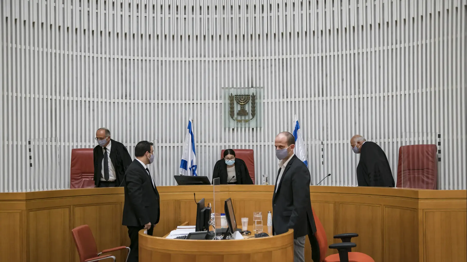 נשיאת בית המשפט העליון השופטת אסתר חיות בדיון בעתירה הגיש שאול אלוביץ', בית המשפט העליון, 14 בספטמבר 2020 נשיאת בית המשפט העליון השופטת אסתר חיות בדיון בעתירה הגיש שאול אלוביץ', בית המשפט העליון, 14 בספטמבר 2020
