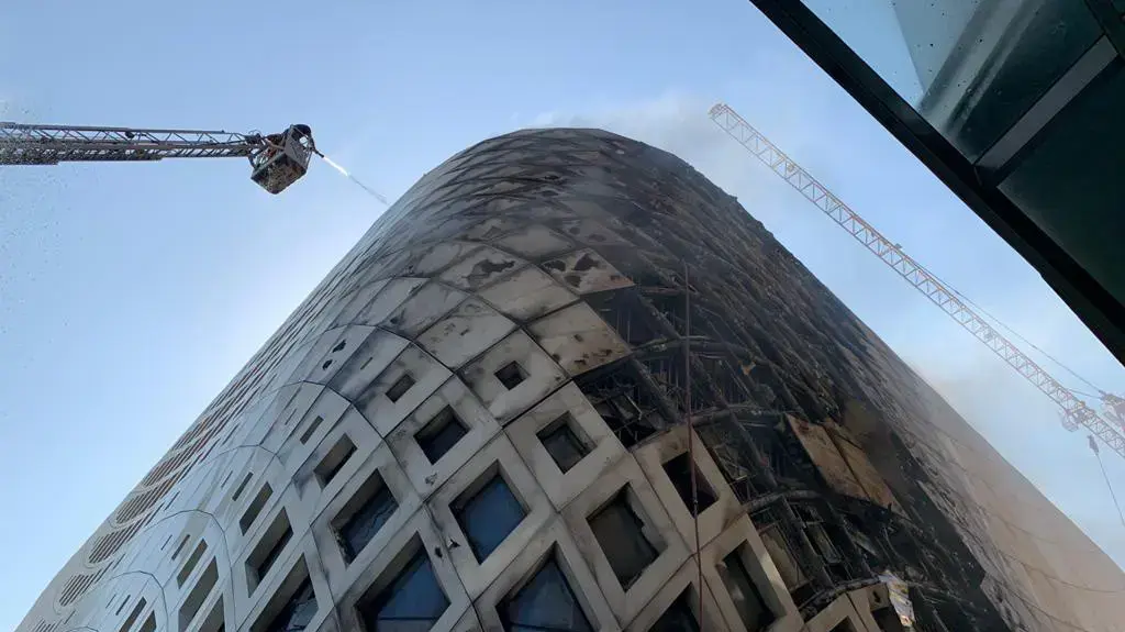 שריפה שפרצה במרכז המסחרי במרכז ביירות, לבנון, 15 בספטמבר 2020 שריפה שפרצה במרכז המסחרי במרכז ביירות, לבנון, 15 בספטמבר 2020
