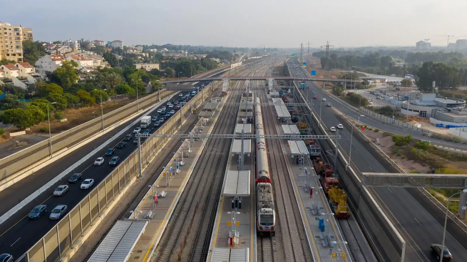רכבת ישראל תחנוך את השירות לנוסעים בין הרצליה לירושלים יצחק נבון רכבת ישראל תחנוך את השירות לנוסעים בין הרצליה לירושלים יצחק נבון