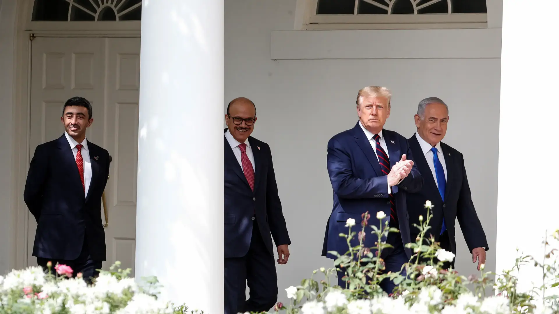 נשיא ארה"ב טראמפ עם ראש הממשלה נתניהו ושרי החוץ של בחריין והאמירויות בטקס חתימת הסכמי הנרמול עם האמירויות ובחריין, הבית הלבן, וושינגטון, 15 בספטמבר 2020 נשיא ארה"ב טראמפ עם ראש הממשלה נתניהו ושרי החוץ של בחריין והאמירויות בטקס חתימת הסכמי הנרמול עם האמירויות ובחריין, הבית הלבן, וושינגטון, 15 בספטמבר 2020