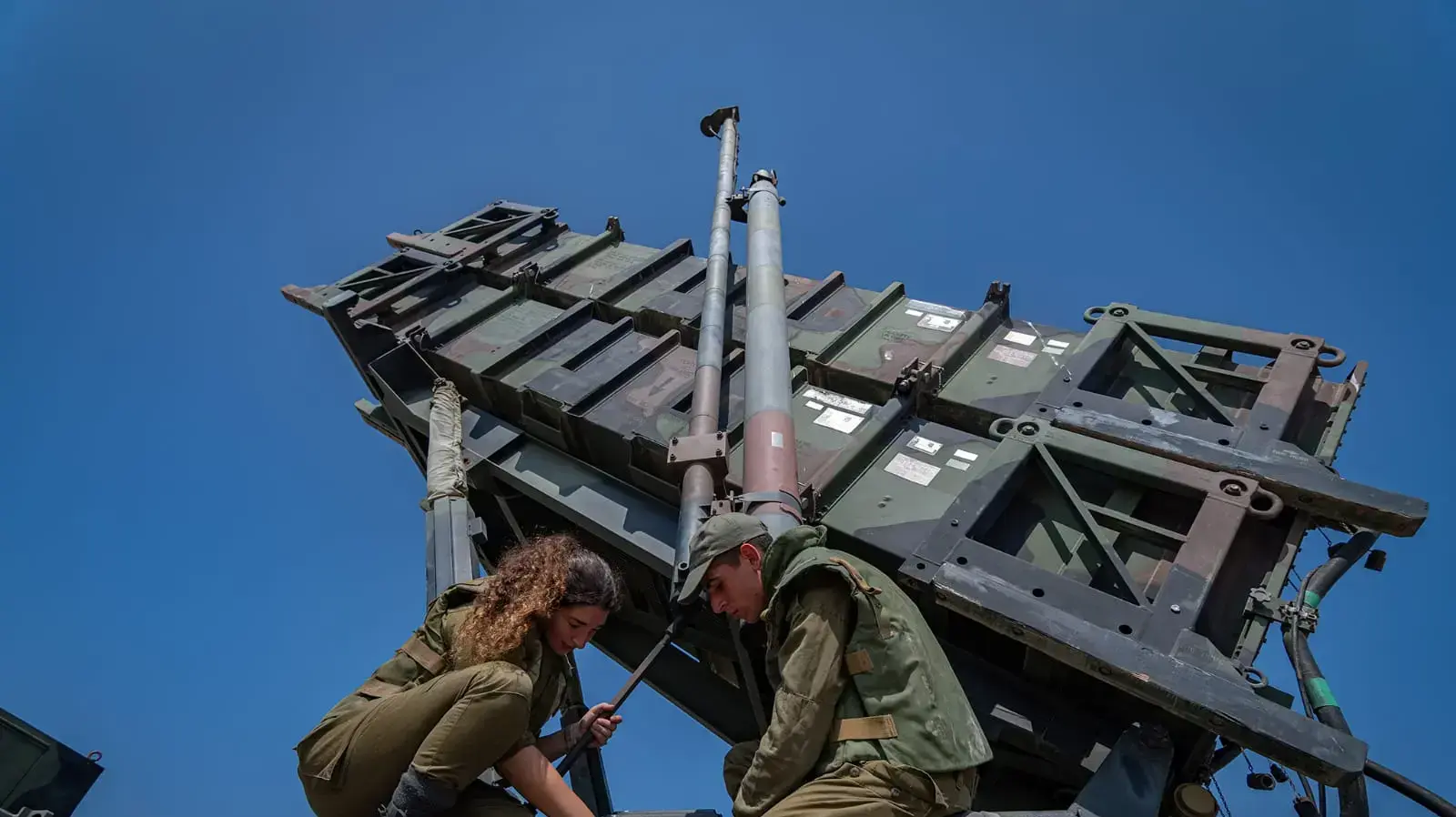 טכנאים על משגר הפטריוט טכנאים על משגר הפטריוט