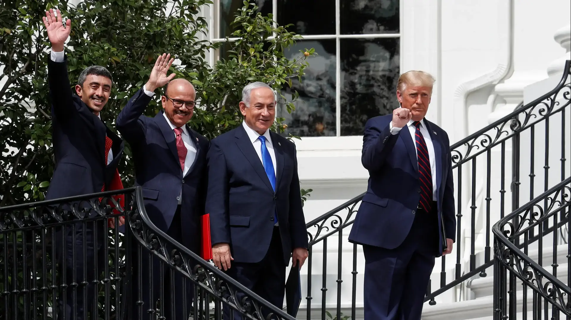 נשיא ארה"ב טראמפ עם ראש הממשלה נתניהו ושרי החוץ של בחריין והאמירויות בטקס חתימת הסכמי הנרמול עם האמירויות ובחריין, הבית הלבן, וושינגטון, 15 בספטמבר 2020

