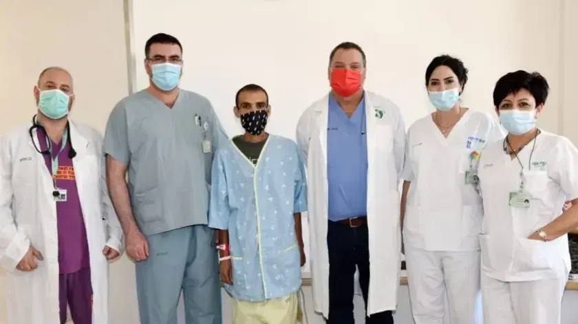 גידול במשקל 31 ק"ג הוסר מבטנו של גבר בבי"ח סורוקה גידול במשקל 31 ק"ג הוסר מבטנו של גבר בבי"ח סורוקה