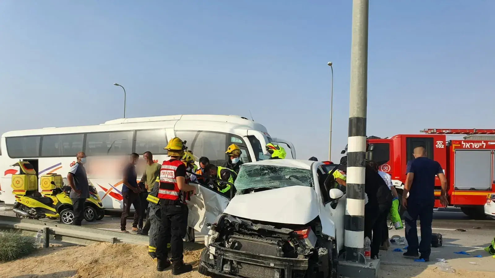 תאונת דרכים בין אוטובוס לרכב פרטי בכביש 25, סמוך לאבו תלול שבנגב. 17 בספטמבר 2020 תאונת דרכים בין אוטובוס לרכב פרטי בכביש 25, סמוך לאבו תלול שבנגב. 17 בספטמבר 2020