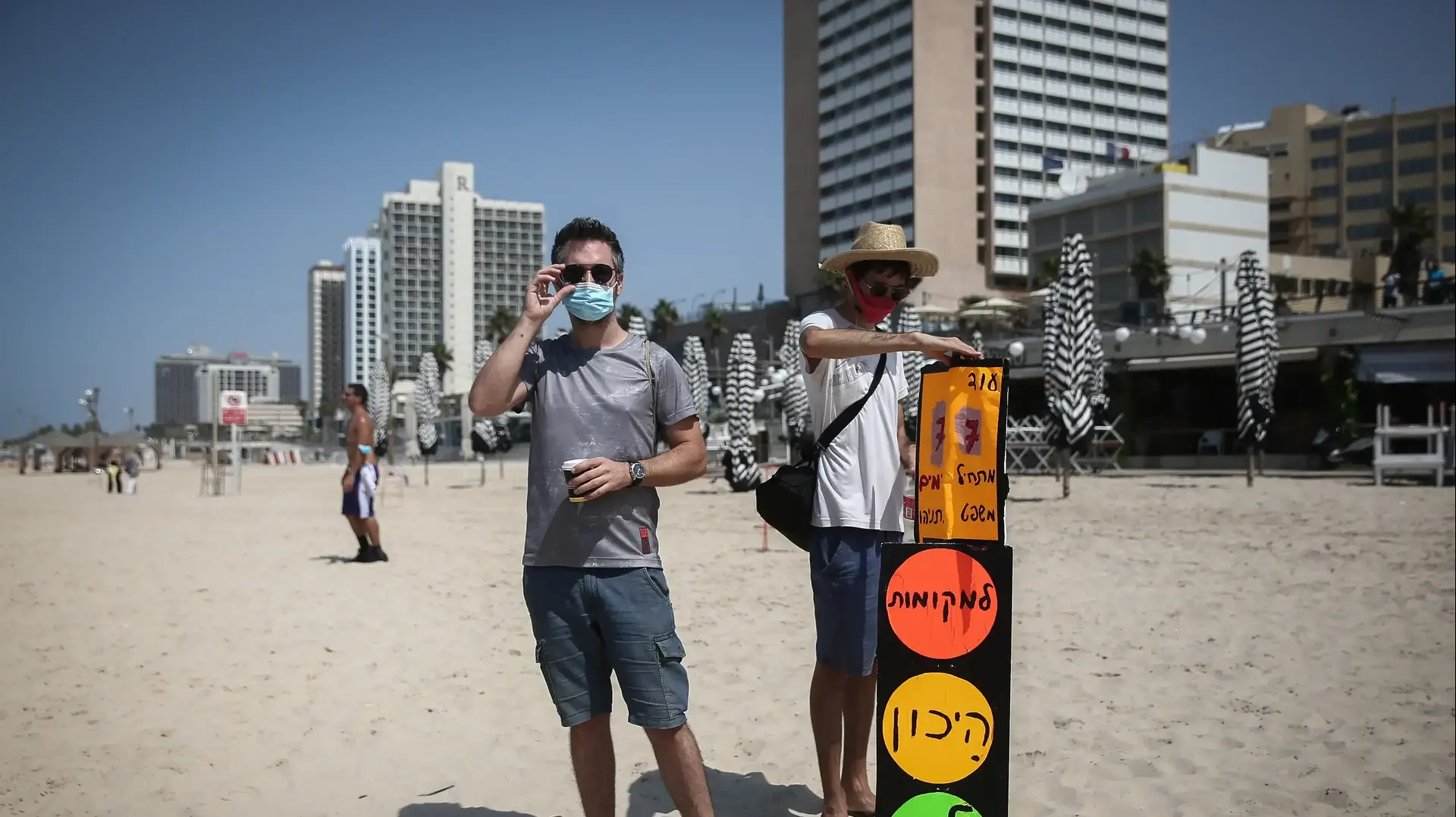הפגנה בחוף הים בתל אביב נגד הסגר ומגבלות הקורונה, 19 בספטמבר 2020 הפגנה בחוף הים בתל אביב נגד הסגר ומגבלות הקורונה, 19 בספטמבר 2020