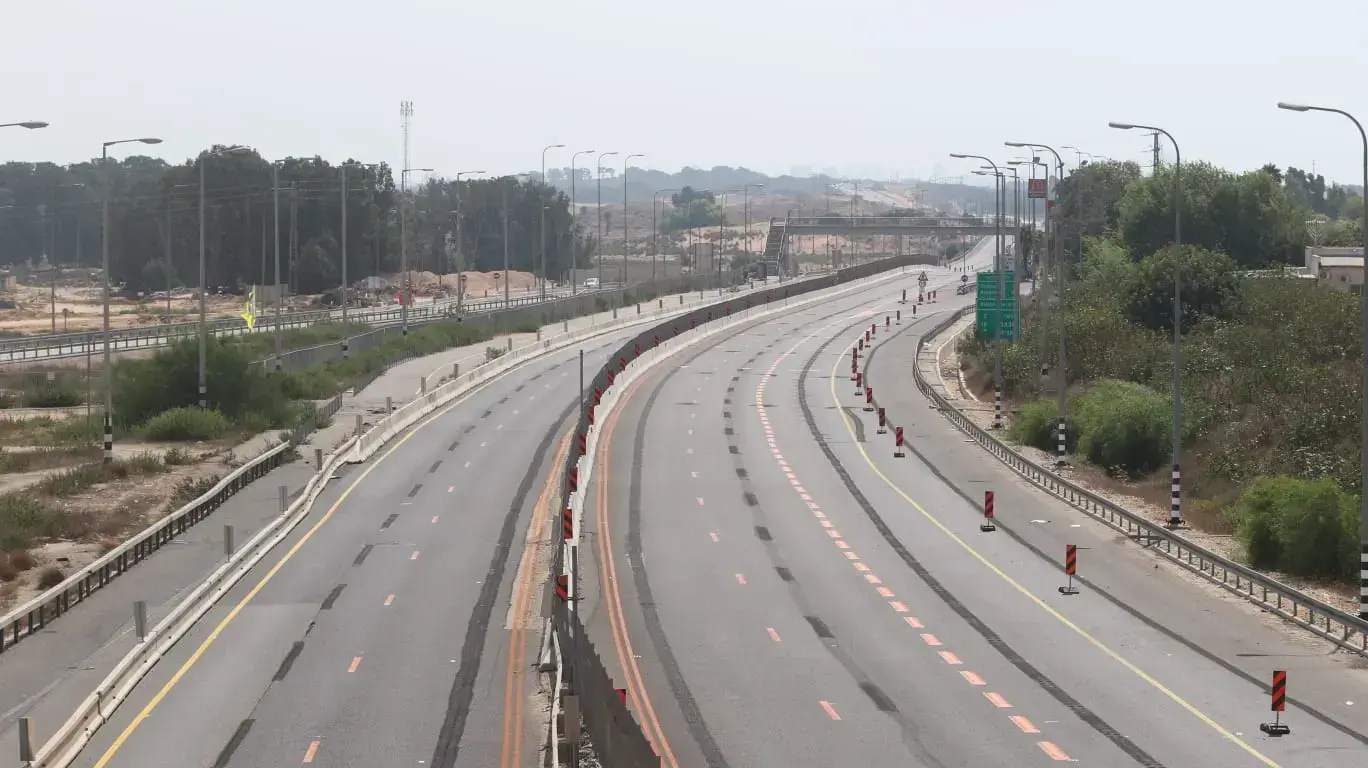 כביש החוף ריק מתנועה במהלך סגר ראש השנה באזור מחלף גבעת אולגה. 19 בספטמבר 2020 כביש החוף ריק מתנועה במהלך סגר ראש השנה באזור מחלף גבעת אולגה. 19 בספטמבר 2020