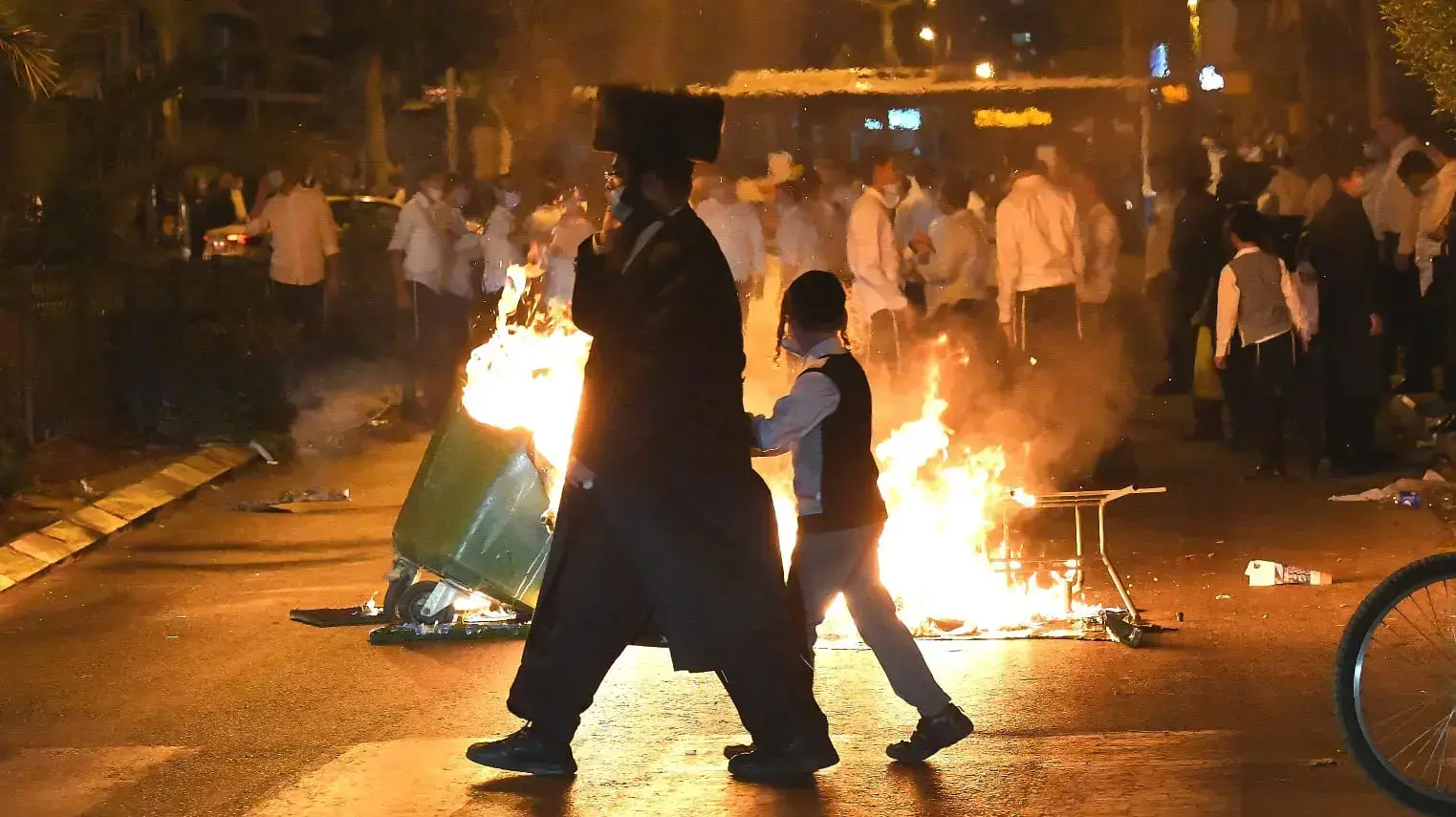 הפגנה בבני ברק בצאת החג, 20 בספטמבר 2020 הפגנה בבני ברק בצאת החג, 20 בספטמבר 2020