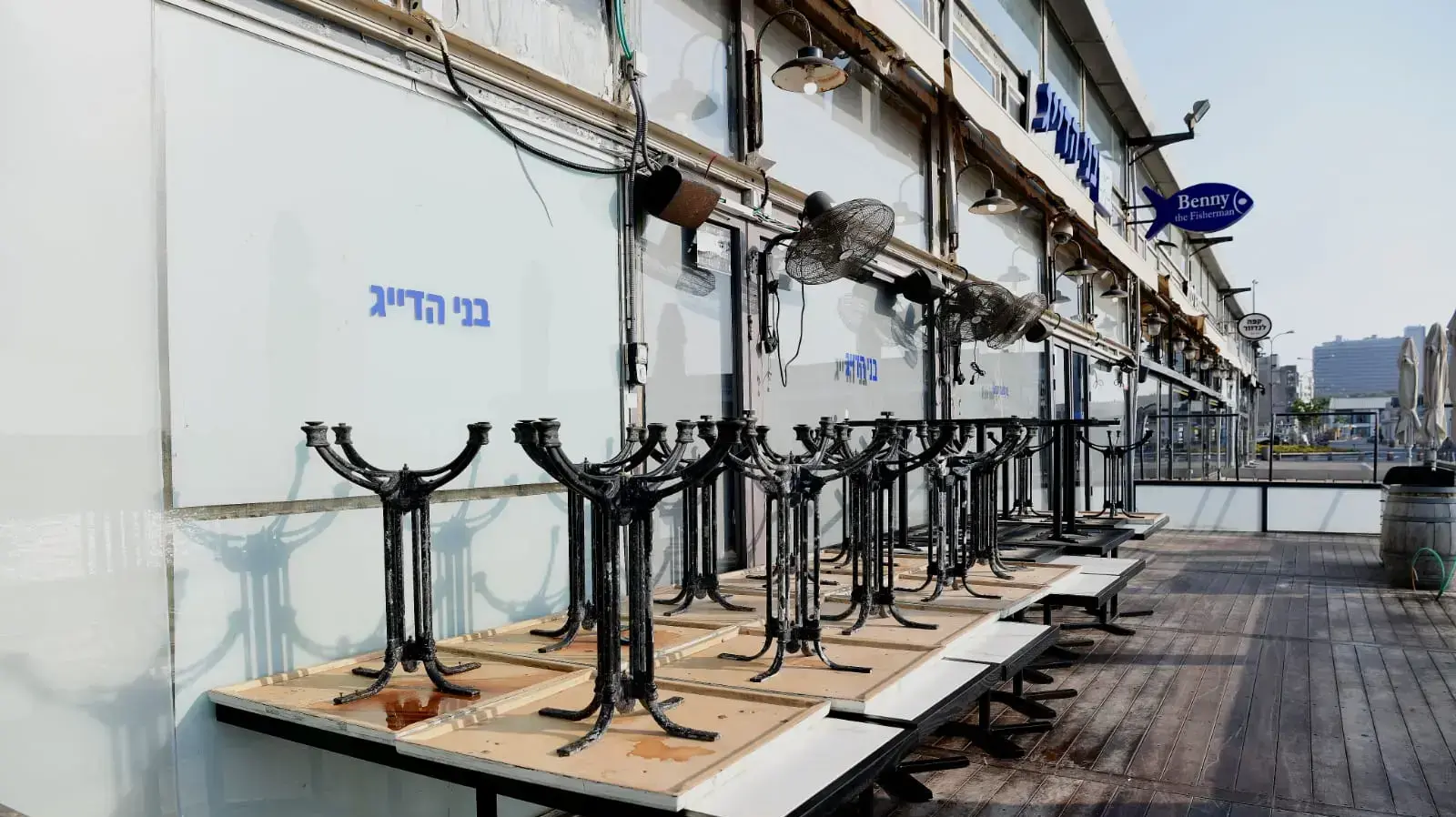 בעקבות הסגר בשל תחלואת הקורונה | מסעדות סגורות בנמל תל אביב 18 בספטמבר 2020