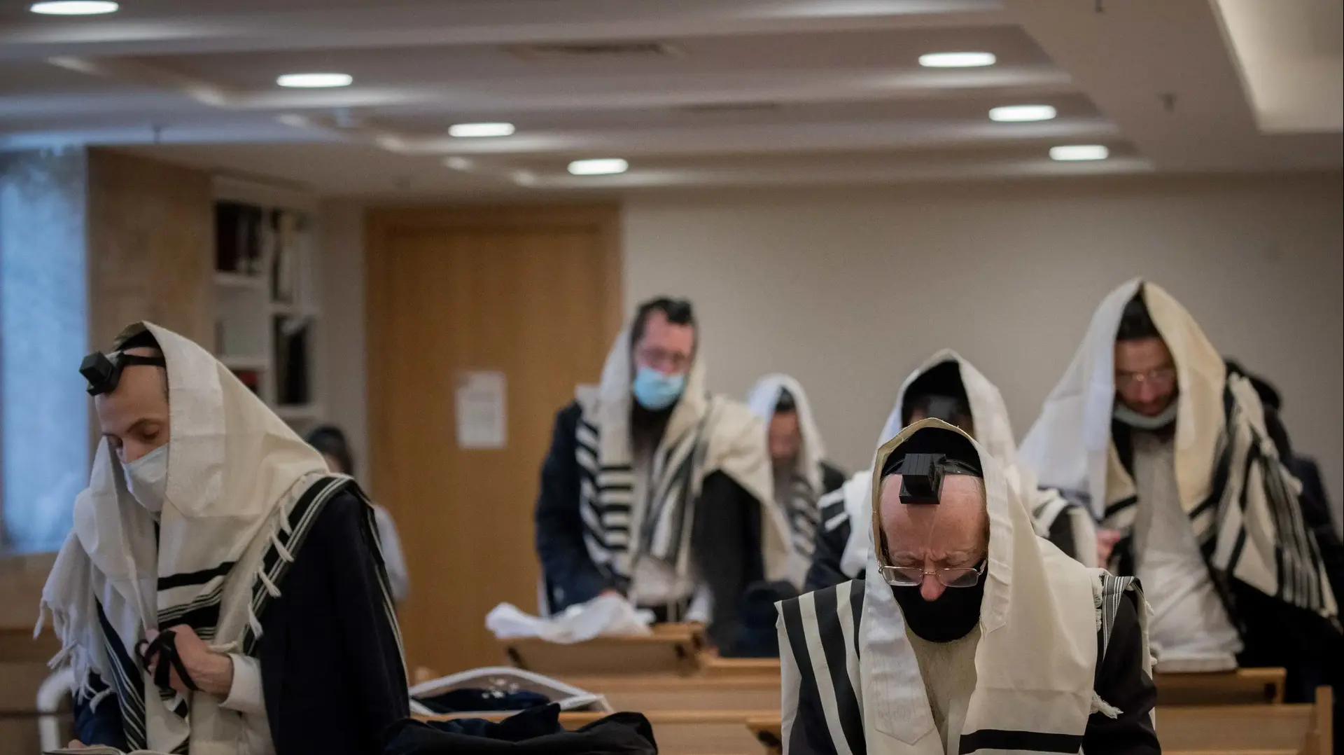 תפילה בבית כנסת במאה שערים, 18 בספטמבר 2020
