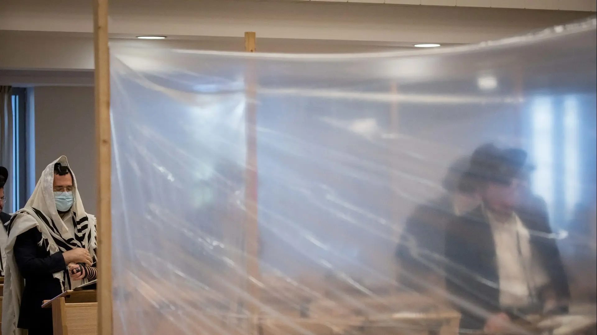 תפילה בבית כנסת במאה שערים, 18 בספטמבר 2020 תפילה בבית כנסת במאה שערים, 18 בספטמבר 2020